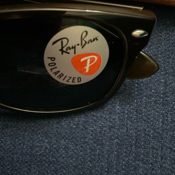Ray-Ban NWT New Wayfarer sunglasses - Picture 7 of 10